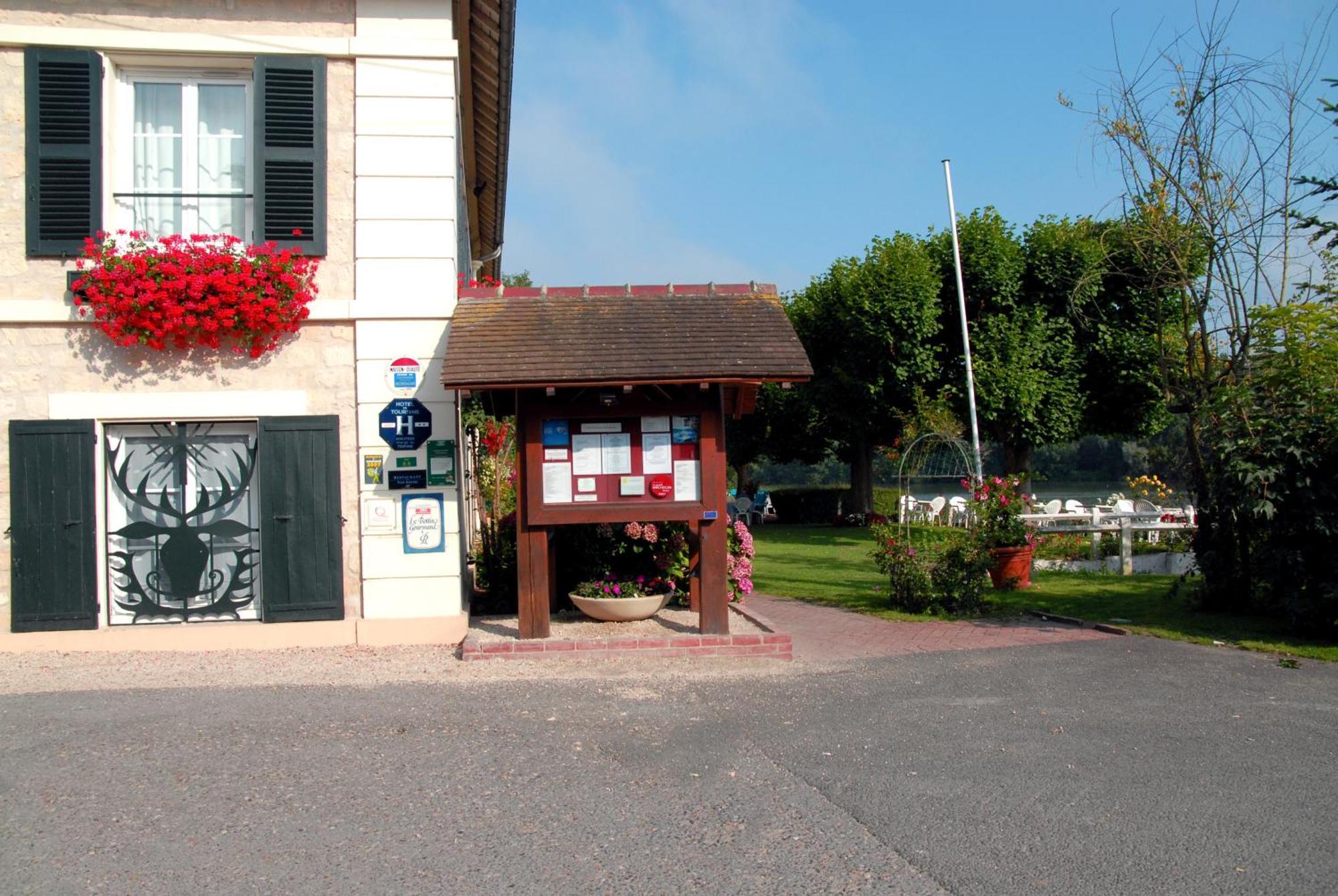 Hostellerie De Pavillon Saint-Hubert Gouvieux Eksteriør billede