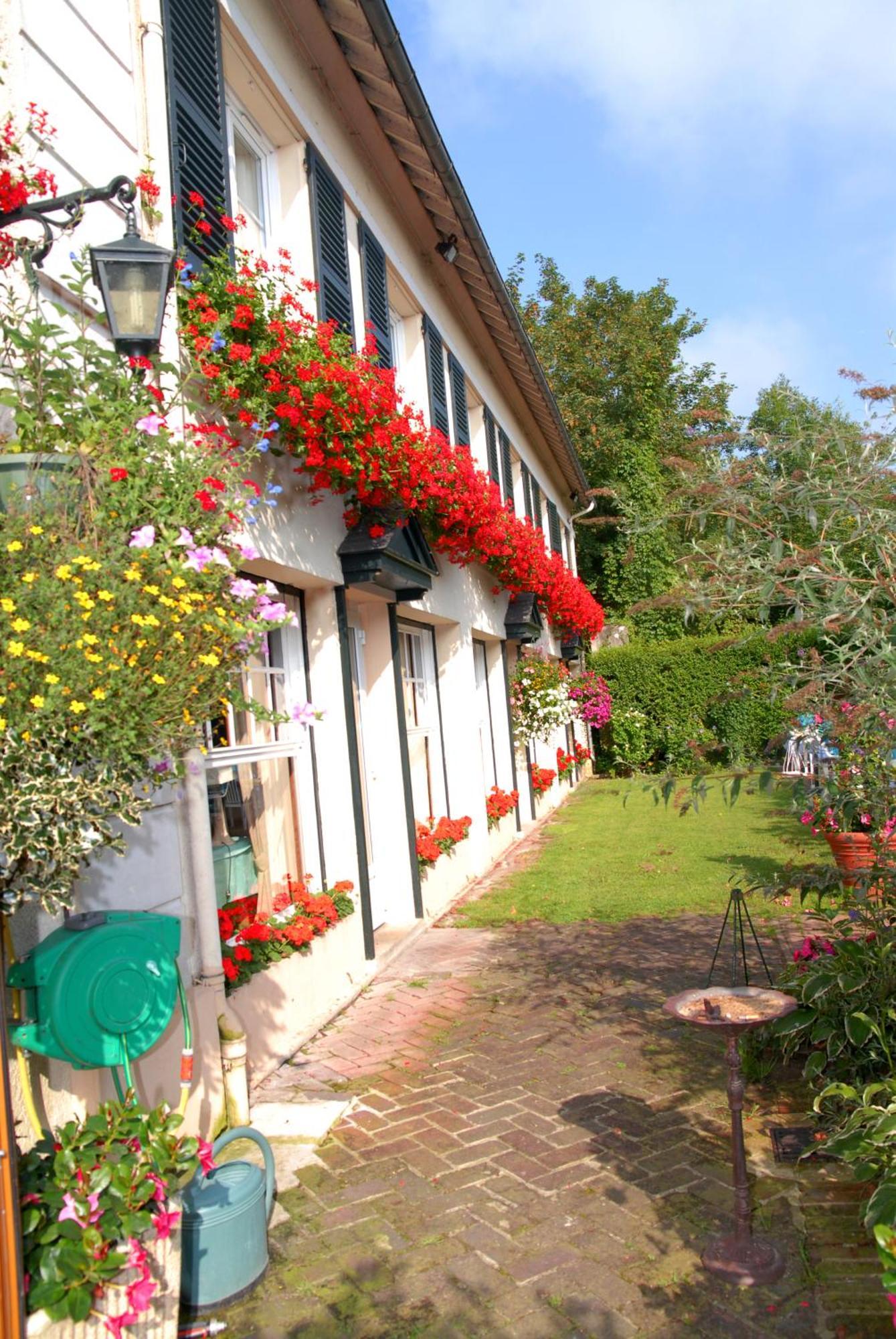 Hostellerie De Pavillon Saint-Hubert Gouvieux Eksteriør billede